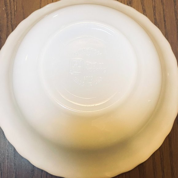 Vintage Anchor Hocking Milk Glass Bowl Swirl Gold Trim - Picture 7 of 7